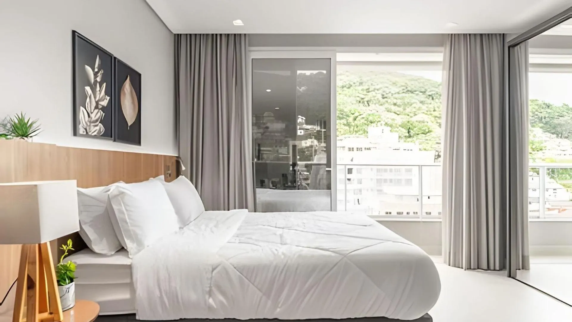 Estudio 7 Ed. Milano Com Sacada Florianopolis 0*,